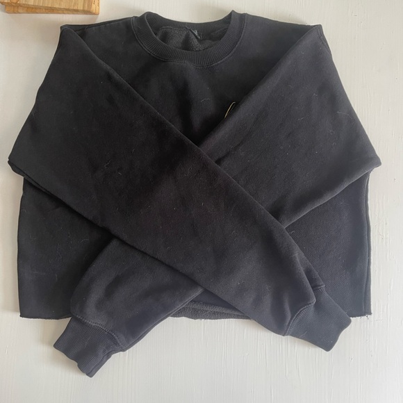 Brandy Melville vintage “Honey” Cropped Sweatshirt in Black! - Picture 2 of 3